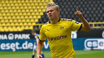 Borussia Dortmund v FC Schalke 04 - Bundesliga