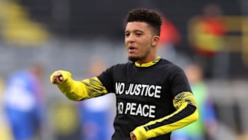 Jadon Sancho beim Aufwärmen