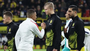 Borussia Dortmund v Paris Saint-Germain - UEFA Champions League Round of 16: First Leg
