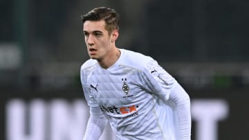 Florian Neuhaus ist heiß umworben