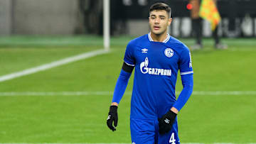 Ozan Kabak wägt seine Optionen ab