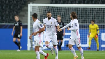 Benzema celebra su gol contra el Mönchengladbach