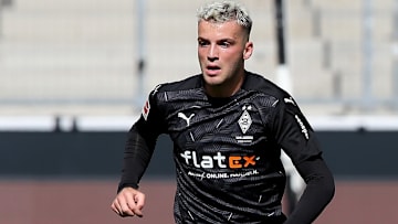 Jordan Beyer wurde beim Gladbacher Test in Venlo verletzt ausgewechselt