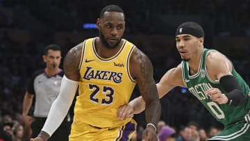 Lakers y Celtics chocan en un interesante duelo este sábado