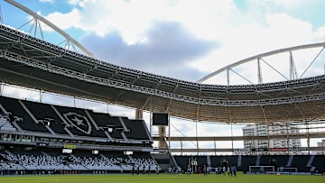 O Botafogo tem um novo presidente: Durcesio Mello. 