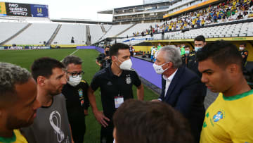 Brazil v Argentina - FIFA World Cup 2022 Qatar Qualifier - Se dialoga entre los referentes.