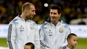 Zabaleta y Messi contra Brasil
