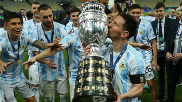 Lionel Messi soulevant sa première Copa America.