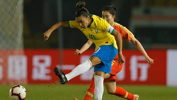 Marta em ação contra as chinesas. Cena que deve se repetir em Tóquio.