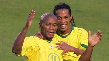 Zé Roberto y Ronaldinho con Brasil Zé Roberto y Ronaldinho con Brasil
