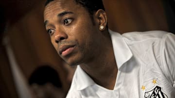 Seine Rückkehr zum FC Santos irritiert dessen Sponsoren: Robinho