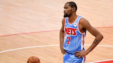 Durant no pudo completar el partido entre los Nets y los Raptors por el protocolo de COVID-19