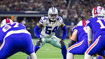 Jaylon Smith prepares for a snap against the Bills