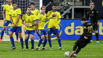 Messi y el FC Barcelona quieren derribar el muro del Cádiz
