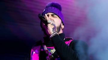 Anuel interpretó una popular canción de Bob Marley