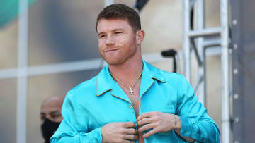 Canelo Álvarez disfruta de los increíbles paisajes de Croacia y Montenegro