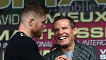 "Canelo" Álvarez y Julio César Chávez se juntaron en la pelea de retiro de la leyenda