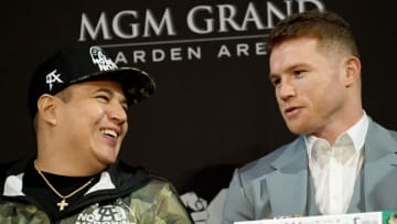 Eddy Reynoso y Saúl "Canelo" Álvarez siempre están involucrados con la ayuda social 