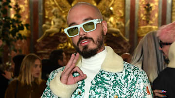 J Balvin en la semana de la moda en París