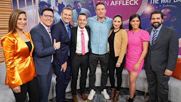 Conductores de "Despierta América" junto a un invitado de lujo: Ben Affleck