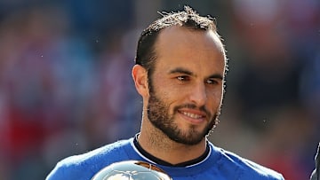 El estadounidense Landon Donovan se llevó tres veces el galardón de mayor romperredes de la Copa Oro CONCACAF.