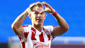 Cristián Calderón le dio la victoria a Chivas sobre Atlético San Luis.