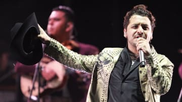 Grupo Firme envía mensaje a Christian Nodal