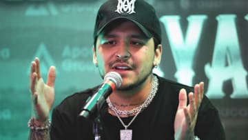 Christian Nodal se pinta las uñas junto a Belinda