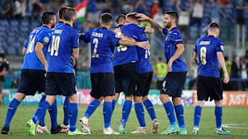 L'abbraccio dell'Italia dopo un gol 
