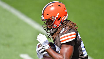 Kareem Hunt llegó a un acuerdo con los Browns