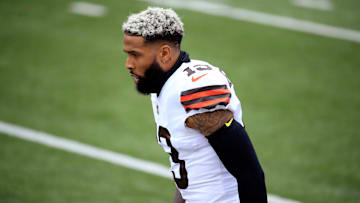 Odell Beckham Jr. salió cojeando del partido de la séptima semana entre los Browns y los Bengals