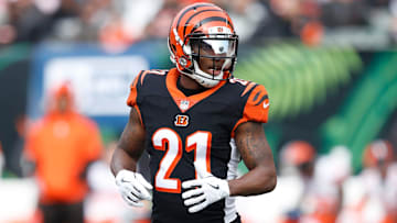 Free agent CB Darqueze Dennard