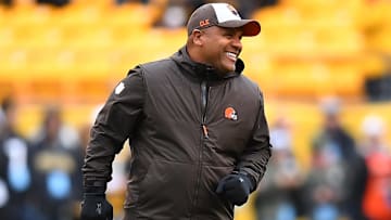 Cleveland Browns v Pittsburgh Steelers