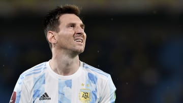 Colombia v Argentina - FIFA World Cup 2022 Qatar Qualifier - Messi se lamenta.