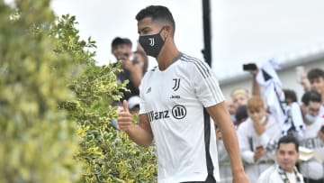 Cristiano Ronaldo all'arrivo alla Continassa
