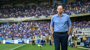 Louzer supera Ceni e vai se tornar treinador mais novo do Cruzeiro desde Deivid. 