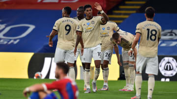Marcus Rashford avec ses coéquipiers avec l'ouverture du score mancunienne