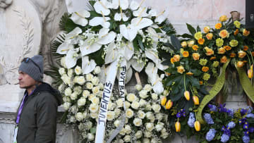 Un omaggio ad Astori, il giorno dei funerali
