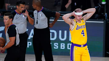 Alex Caruso salió lastimado ante los Nuggets