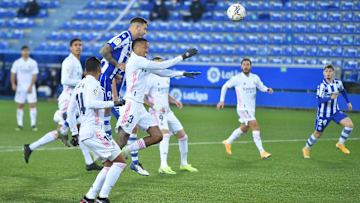 Deportivo Alavés v Real Madrid - La Liga Santander