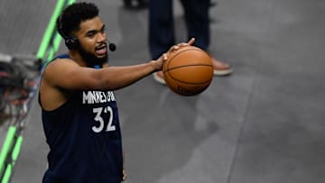 Karl-Anthony Towns ofrendó el balón a su fallecida madre