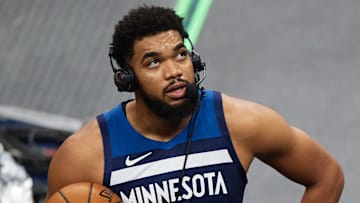 Towns estuvo en los dos primeros juegos de los Timberwolves