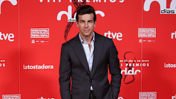 Mario Casas es uno de los protagonistas de esta gran serie junto a Aura Garrido y un excelente elenco