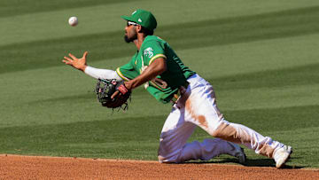 Marcus Semien es uno de los campocortos disponibles en el mercado