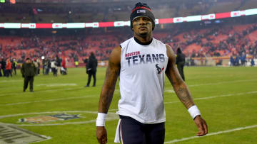 Houston Texans QB Deshaun Watson cannot be happy with his team after seeing how Dak Prescott is being treated in Dallas. 