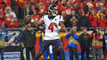 Deshaun Watson ha sido vinculado con un posible traspaso a los Patriots
