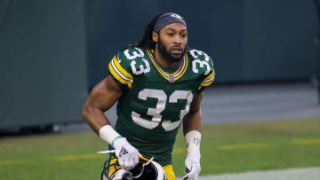 Aaron Jones tuvo una campaña de 1104 yardas terrestres, 355 yardas recibidas, 11 touchdowns  en 14 juegos con los Packers