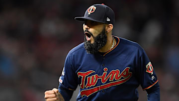 El relevista Sergio Romo es pretendido por Oakland y Minnesota, según reportes