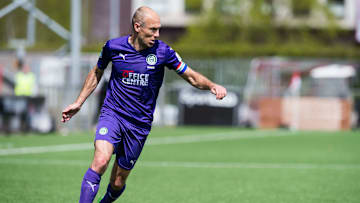 Arjen Robben ist wieder da. Beim 4:0-Erfolg des FC Groningen legte der Rückkehrer zwei Treffer auf.