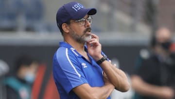 Schalke-Trainer David Wagner ist längst angezählt. Sportvorstand Jochen Schneider stärkt dem 48-Jährigen dennoch den Rücken.